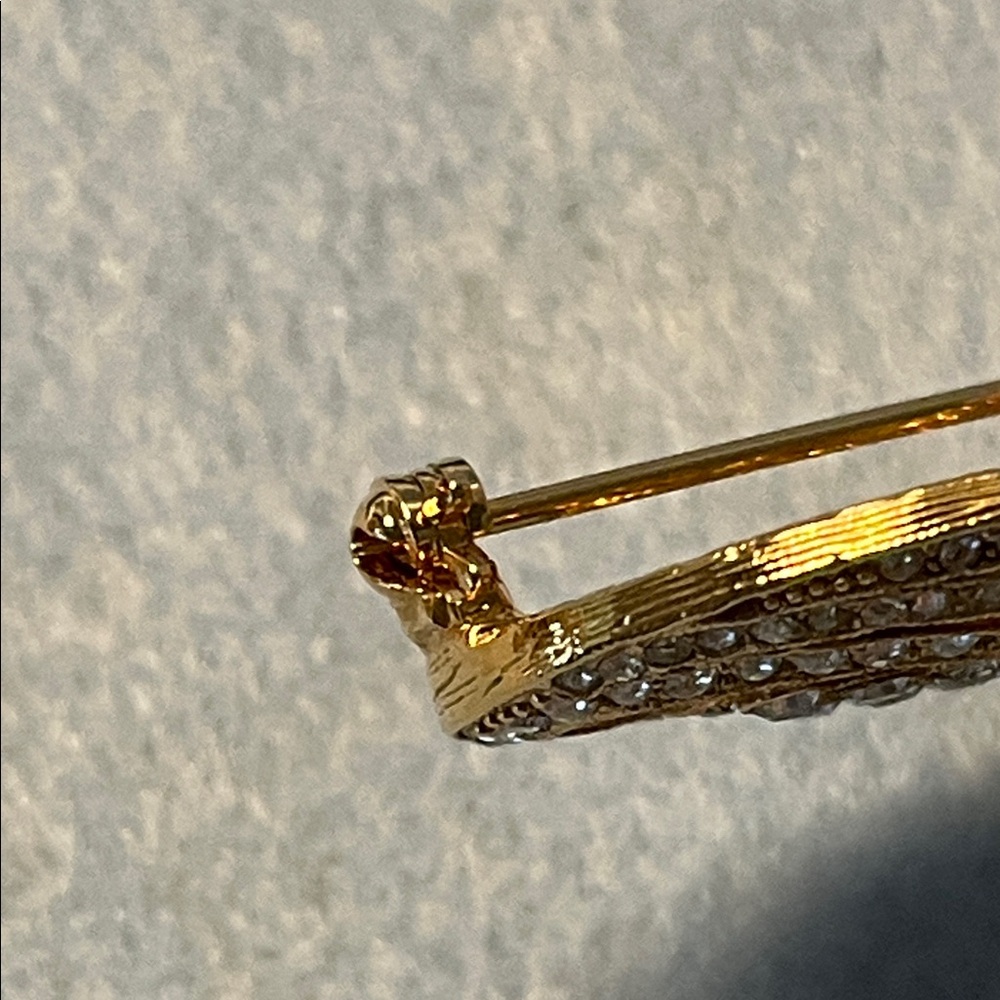 Elegant Gold and Rhinestone Brooch - Picture 4 of 5